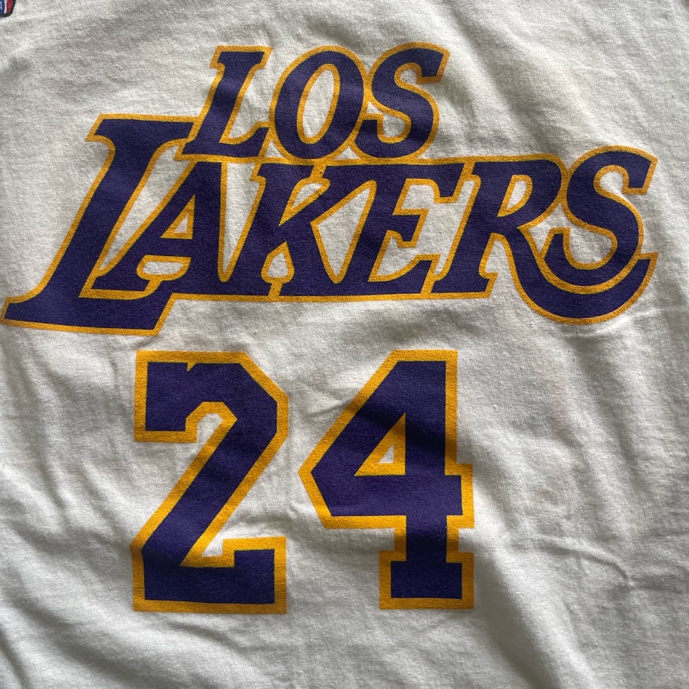 Los Angeles Lakers Kobe Bryant Latin Nights Los Lakers T-shirt Men’s Size Large